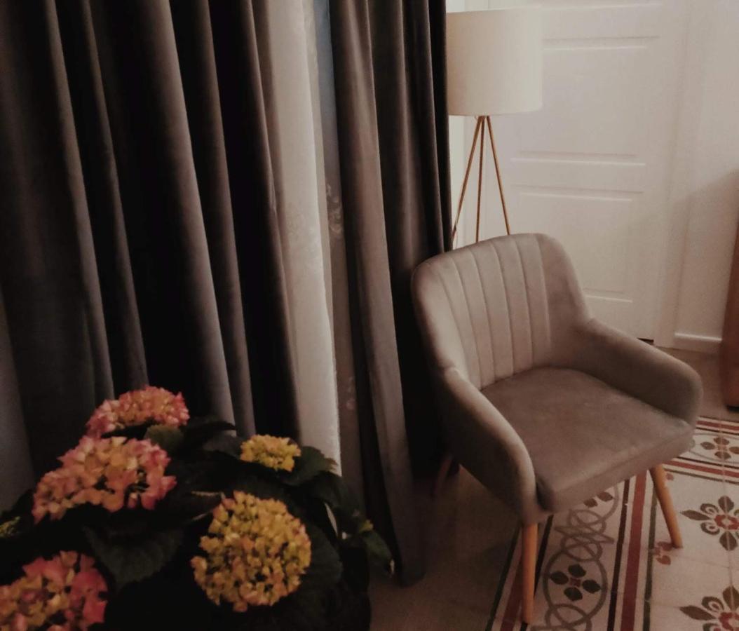 קאריני Piazza Vittoria Apartment מראה חיצוני תמונה